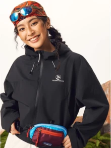 CAMEL CROWN 女款防水雨衣輕量連帽防風殼夾克透氣戶外外套，適合徒步、露營、旅行、攀岩、騎行 - 幻影黑 - 查看 2