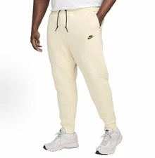 Nike Unisex Tech-Inspired Zip Hoodie Jogger Slim Fit Tapered Tracksuit With Cozy Lining Effortless Streetwear Outerwear For Men Women Sweatpants - Light Khaki Sweatpants - 查看 3