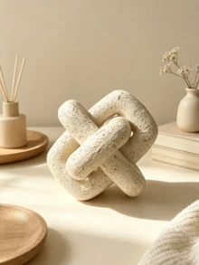 Bright Gold Resin Knot Decor, Modern Minimalist Abstract Chain Sculpture, Suitable For Coffee Table, Bookshelf And Entryway, Living Room Aesthetic Luxury Home Decor, Ideal For Home Arrangement And Photography Props - A - View 10