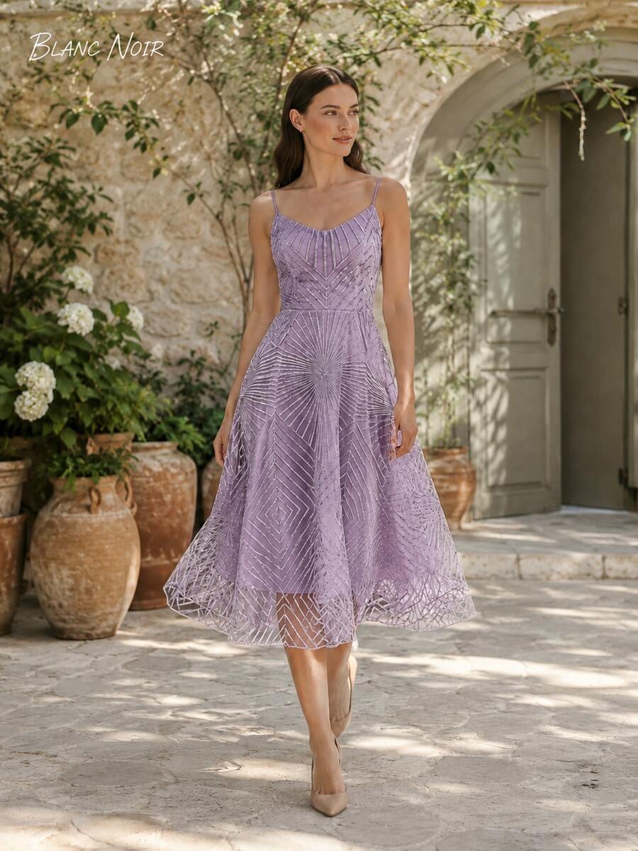 Soft Lavender Geometric Embroidered A-Line Midi Dress - 紫色 - 查看 1