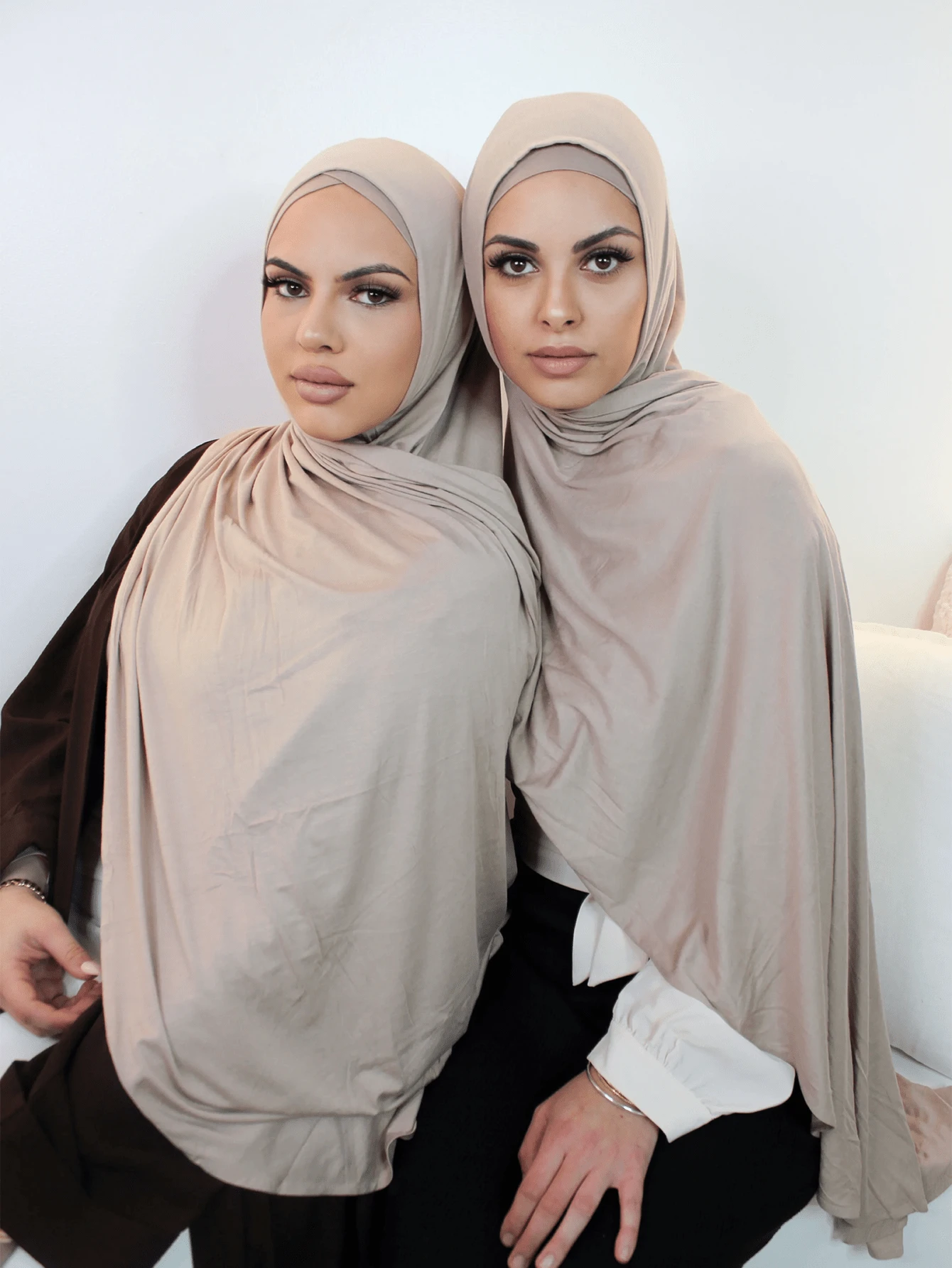 1pc Solid Color Headscarf Suitable For Daily Use Head Wrap Women Turban For Abaya Soft Hijab,Women Veil - Gray Beige - View 1