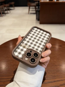 1件極簡彩色格紋標語圖案穿孔磨砂全包覆硬殼手機殼，適用於 iPhone 11/12/13/14/15/16 Pro Max/17/17 Pro/17 Pro Max/Air - 棕色 - 查看 3