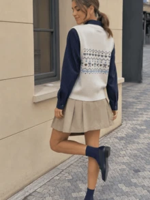 Women's Beige Heart-Shaped Bow Pattern Single-Breasted Knit Vest, Round Neck Sleeveless Cardigan, Preppy Layering Tank Top - Apricot - View 4