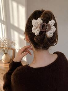 topshiny Large Knitted Flower Hair Claw Clip For Women, Elegant Floral Shark Hair Clip, Cozy Bun Hair Accessory - Multicolor - View 4