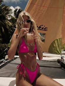 Conjunto de bikini con recorte de volantes en bloques de color para mujer, con copas triangulares ajustables y diseño de lazos, adecuado para vacaciones en la playa y estilo retro de verano - Rosa coral - Ver 2