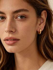 Charm-In أقراط هجي دائرية مصقولة بسيطة للنساء، أقراط حلقية هندسية مطلية بالنحاس والذهب عيار 18 قيراط، إكسسوارات أذن أساسية متعددة الاستخدامات للملابس الكاجوال - الذهبي - مشاهدة 2