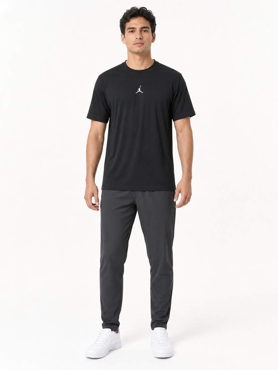 Nike 刺繡運動休閒圓領男子短袖T卹 - 黑色 - 查看 1