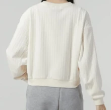 Adidas 尺碼偏小 秋冬女款短版套頭衛衣，舒適百搭抓絨圓領衛衣 IP7066 - 米色 - 查看 6