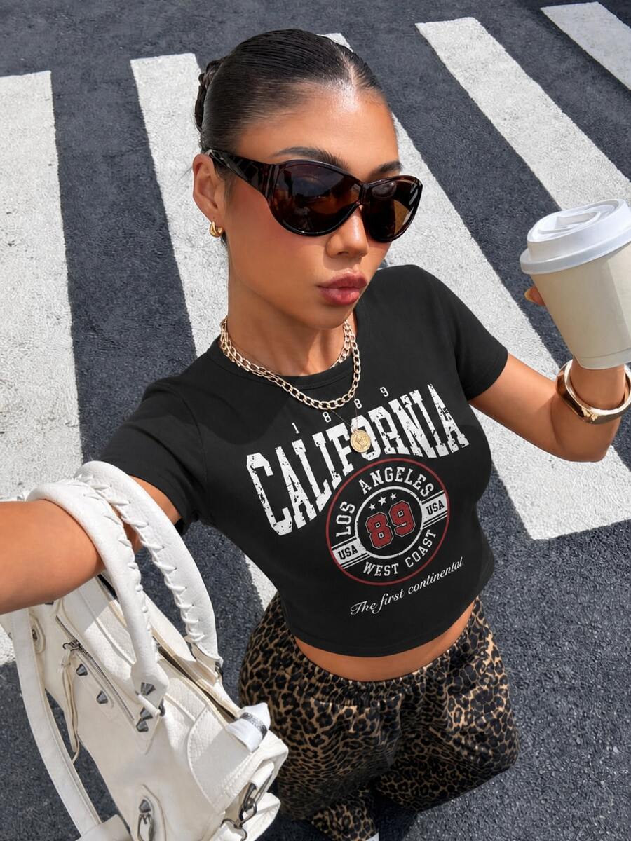黑色“California 89 Los Angeles”图案露脐上衣,Y2K复古风格女式休闲夏季短款T恤 - 黑色 - 查看 1
