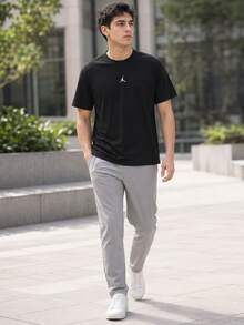 Nike 刺繡運動休閒圓領男子短袖T卹 - 黑色 - 查看 2