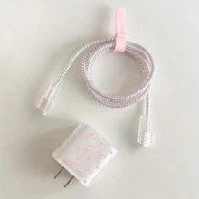 1組粉色蝴蝶結與小愛心充電器保護套，INS芭蕾甜美風數位配件，相容Apple 18W/20W快充，有效延緩線材老化、防止纏繞，便攜旅行收納，女孩閨蜜禮物 - 粉紅色絲帶愛心 - 查看 4