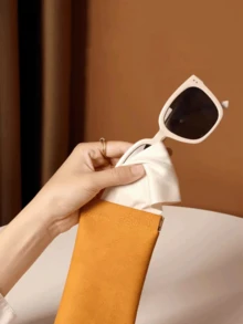 1pc Soft Fashion Eyeglass Storage Bag, Random Color, Daily Portable Squeeze Top Eyeglass Case, Minimalist Solid Color Eyeglass Storage Pouch, Suitable For Fashion Glasses, Sunglasses, Reading Glasses And Myopia Glasses Accessories - View 3