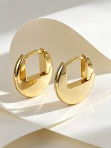 Charm-In أقراط هجي دائرية مصقولة بسيطة للنساء، أقراط حلقية هندسية مطلية بالنحاس والذهب عيار 18 قيراط، إكسسوارات أذن أساسية متعددة الاستخدامات للملابس الكاجوال - الذهبي - مشاهدة 1