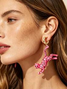 1 Pair Fashionable Exquisite Creative Pink Leopard Climbing Tiger Ear Drop Earrings, Elegant Sweet Cool Women's Style For Party, Daily Wear And Outings - Sweet & Edgy Animal Earring - View 3