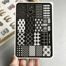1 pieza Placa de acero para transferencia de arte de uñas de gran formato todo en uno, patrón de líneas blanco y negro, tablero de ajedrez, plantilla de impresión de arte de uñas para principiantes, colección de rombos, tablero de ajedrez, tablero de ajedrez, corazón, estrella y otros múltiples patrones, líneas claras fáciles de transferir, adecuada para el estilo de arte de uñas del viaje diario, registro de visita a la tienda, decoración de las puntas de los dedos, creación y uso compartido de arte de uñas en videos cortos - Multicolor - Ver 5