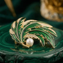 Vintage Green Leaf Pearl Brooch For Women, Luxury High-End Brooch Accessory, Fashionable Coat Decoration, Exquisite Brooch - Green - View 2