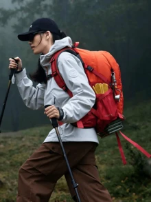 CAMEL CROWN 輕量戶外登山背包，中性款，大容量旅行背包，適合登山與登山裝備 - 朱雀紅 - 查看 2