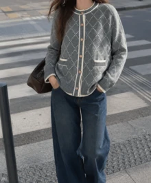 Alicedudu Women's Autumn/Winter Vintage Casual Loose Argyle Design Cardigan Sweater Jacket - Grey - View 5