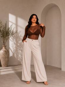 Blusa Feminina Tule Plus Size Blusinha Transparente Confortável e Elegante para Sair Noite Balada Eventos Shows e Festival Manga Longa Transparente em Tela - Marrom - Visão 2