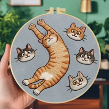 1 قطعة 20*20 سم/7.9*7.9 بوصة، طقم تطريز قطط مختلفة، طقم تطريز يدوي DIY للمبتدئين البالغين، هدية منزلية، هدية خياطة للنساء، يشمل دليل المستخدم، قماش مطبوع بالنمط، إطار التطريز، الإبرة والخيط. - قطط مختلفة - مشاهدة 7