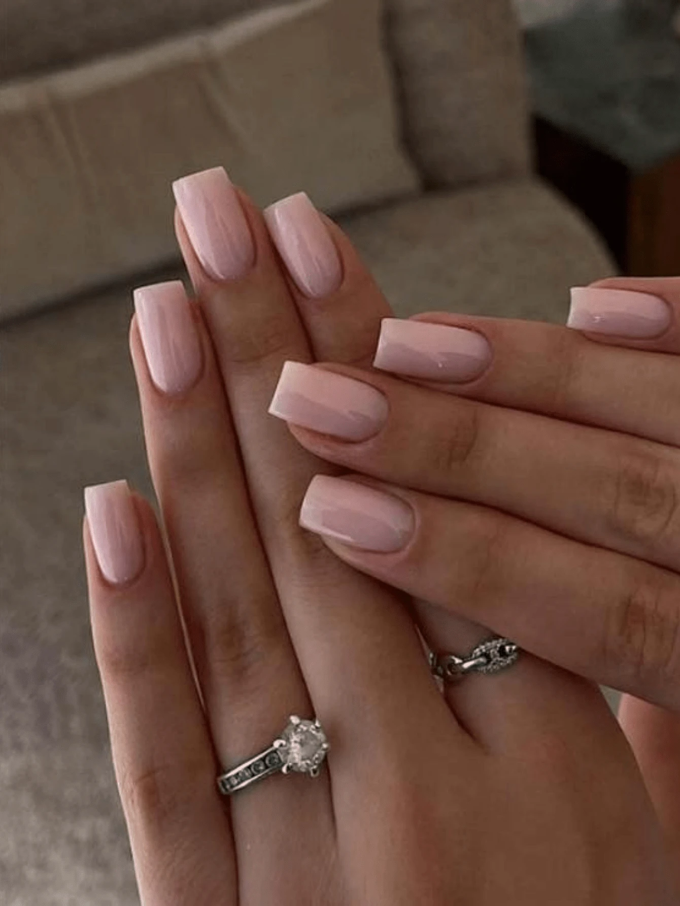 Change Your Nails With It 24片/組 極簡淡粉色中長長方形日常浪漫全覆蓋穿戴甲美甲用品,含1片果凍膠與1片指甲锉,適合女性與女孩派對、約會與日常配戴 - 淺粉色 - 查看 1