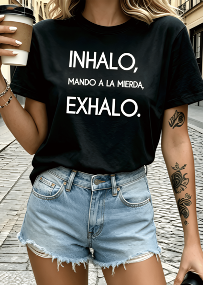 Camiseta de algodón suave para mujer, cuello redondo, manga corta – Divertido estampado antiestrés en español "INHALO, MANDO A LA MIERDA, EXHALO", corte relajado, versátil