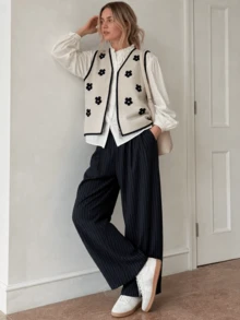 Women's Autumn/Winter Floral Pattern V-Neck Knit Cardigan Vest, Simple Casual Sweater Top, Versatile Style - Beige - View 1
