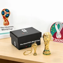 2件組 2026 FIFA 世界盃主題鑰匙圈掛鉤禮品組，世界盃足球獎盃鑰匙圈，世界盃周邊吊飾，小獎盃禮盒，背包吊飾鑰匙圈，球迷專屬賽事裝飾，送給她的/他的禮物 - 獎盃 - 查看 2