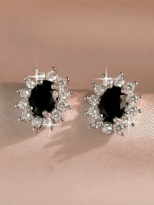 1 Pair Black Oval Floral Earrings, Elegant Copper Studs Inlaid With Black Rhinestones, Women's Jewelry - Black - View 4