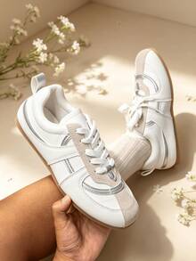 Sodalemon Sepatu Sneakers Patchwork Suede Perak Metalik Sol Lembut untuk Jalan-jalan Sehari-hari - Krem - View 1