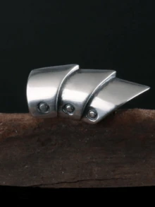 Unisex Vintage Bold Armor Ear Cuff - Silver - View 4