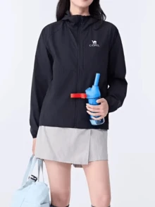 CAMEL CROWN 中性標準長度梭織防曬外套：涼感觸感、紗染防紫外線面料、透氣，適合男女穿著 - 幻影黑 - 查看 1