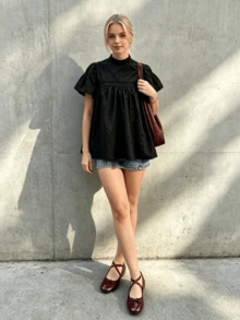 女款夏季新款黑色法式立領泡泡袖上衣，休閒寬鬆對比蕾絲短袖襯衫，適合通勤、約會與度假 - 黑色 - 查看 9