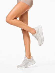 Skechers Sepatu jalan kaki dan sepatu olahraga kasual wanita dengan penyangga lengkung kaki dan bahan jala yang bernapas. - putih pucat - View 2