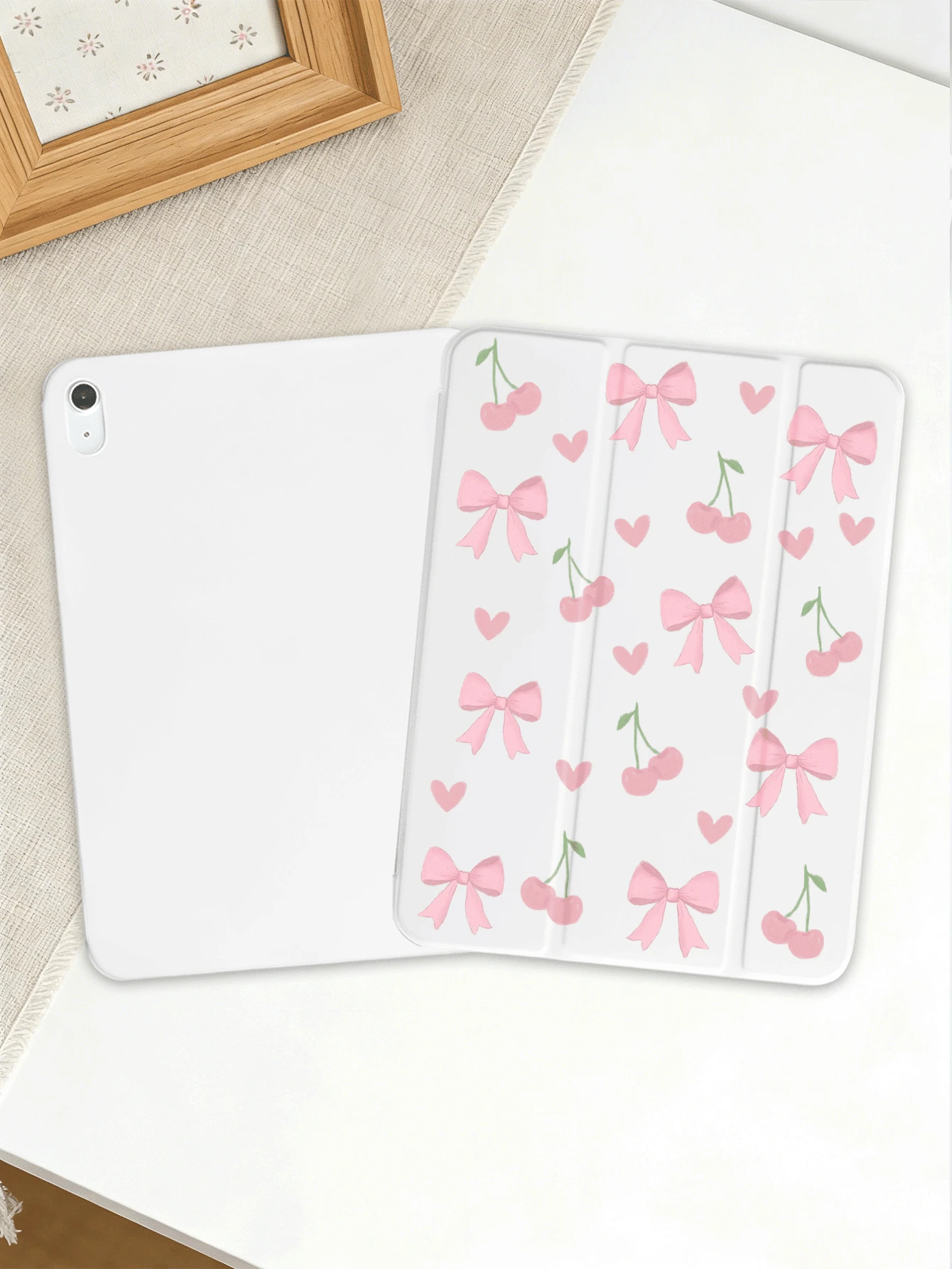 Bow & Cherry Pattern Tablet Protective Case, Compatible With IPad 7/8/9/10/Pro 11/11(A16) 2025, Galaxy Tab S6 Lite/Galaxy Tab A11+ 2025, Soft Shockproof Protection, Supports Smart Stand/Auto Wake/Sleep Function. (White) - White - View 1