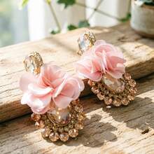 1 Pair Women's Pendant Earrings, Elegant Flowers Paired With Rhinestones, Charming Oval Chandelier Earring, Wedding Party, Christmas Fashion Jewelry - Oval - View 3