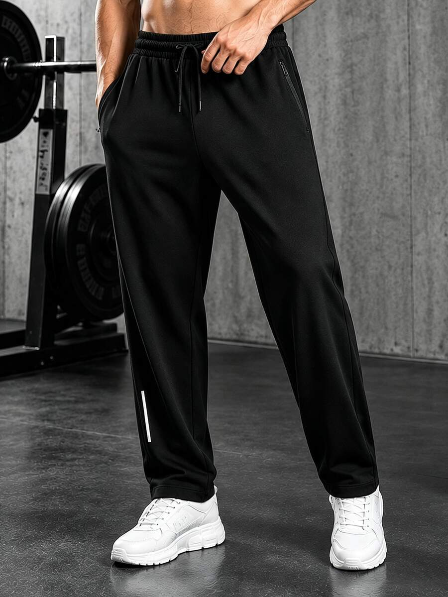 男士加大尺寸休閒褲,抽繩鬆緊帶,側邊拉鍊口袋,垂直字母印花,寬鬆直筒褲型 - 黑色 - 查看 1