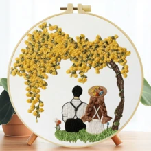 1件 15*15cm/5.9*5.9in-20*20cm/7.9*7.9in 情侶桃樹下刺繡套件，DIY手工刺繡套件，適合成人初學者，女性縫紉居家禮物，含使用說明書、印花布料、刺繡框、針線 - 相愛的情侶 - 查看 13