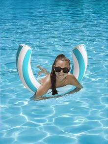 1 pieza Flotador inflable en forma de media luna U con diseño de caramelo, tira de PVC engrosada con rayas, flotador inflable curvo para piscina, fiesta en la piscina, diversión en la playa - Paleta de natación - Ver 4