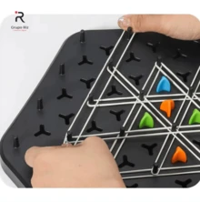 Jogo de Xadrez de Elástico Triângulo Jogo de Estratégia Brinquedo Geometria Cadeia Xadrez Puzzle Triângulo - Preto - Visão 4