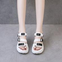 Sandalias deportivas de mujer en PU con suela gruesa de goma, correas ajustables con hebilla y estampado de letras, suela gruesa antideslizante casual para playa. - Blanco - Ver 2