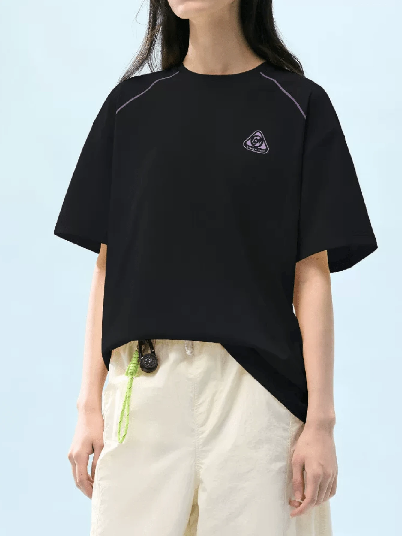 CAMEL CROWN 新款女款夏季戶外短袖T恤,原紗防曬快乾圓領運動上衣 - 幻影黑 - 查看 1