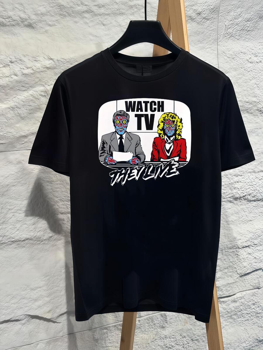 They Live Watch TV Retro Sci‑Fi Movie Graphic T‑Shirt Oversized Vintage Horror Pure Cotton Unisex Fan Merch Short Sleeve Tee 2026 - 黑色 - 查看 1