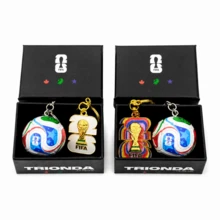 2pcs/Set Gantungan Kunci Tema Piala Dunia FIFA 2026, Gantungan Kunci Trofi Piala Dunia, Liontin Aksesori Piala Dunia, Kotak Hadiah Trofi Kecil, Gantungan Kunci Liontin Ransel, Dekorasi Eksklusif untuk Penggemar, Hadiah untuk Wanita/Pria - Piala Dunia - View 3