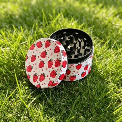 New Cartoon Strawberry Style Grinder - Compact Travel Grinding Device, Suitable For Women And Men As Birthday/Valentine's Day Gifts, Travel Accessory, Fun Aesthetic Style, Durable Construction, Great Gift Choice