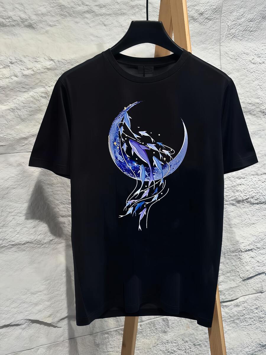 Moon Whale Art 2026 World Tour Short Sleeve Women Plus Size T‑Shirt Fantasy Graphic Loose Drop Shoulder Cotton Tee Daily Casual Streetwear Top - 黑色 - 查看 1