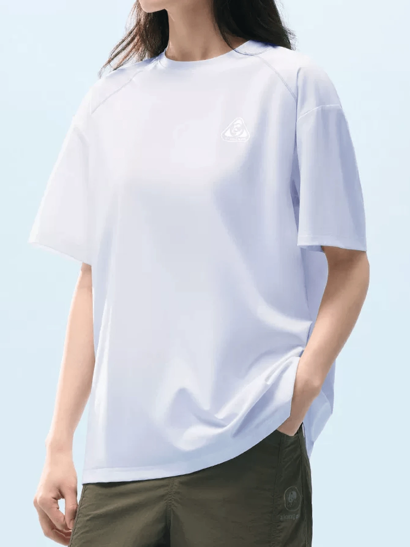 CAMEL CROWN 新款女款夏季戶外短袖T恤,原紗防曬快乾圓領運動上衣 - 月白藍 - 查看 1