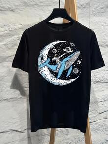 Astronaut Riding Space Whale Moon Galaxy Graphic T‑Shirt, Cool Cosmic Outer Space Print Short Sleeve Tee, Soft Casual Unisex Top For Sci‑Fi Lover - 黑色 - 查看 1