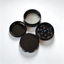 1PC Glossy Black Polygonal Faceted Grinder, 4-Layer Structure With Filter Screen And Toothed Blades, Efficient Crushing And Grinding Tool, Smoking Accessory - View 6
