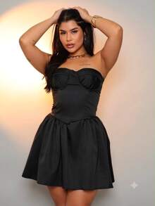 Vestido Curto Feminino- Tomara que caia com bojo estruturado e detalhe franzido no busto - Preto - Visão 4